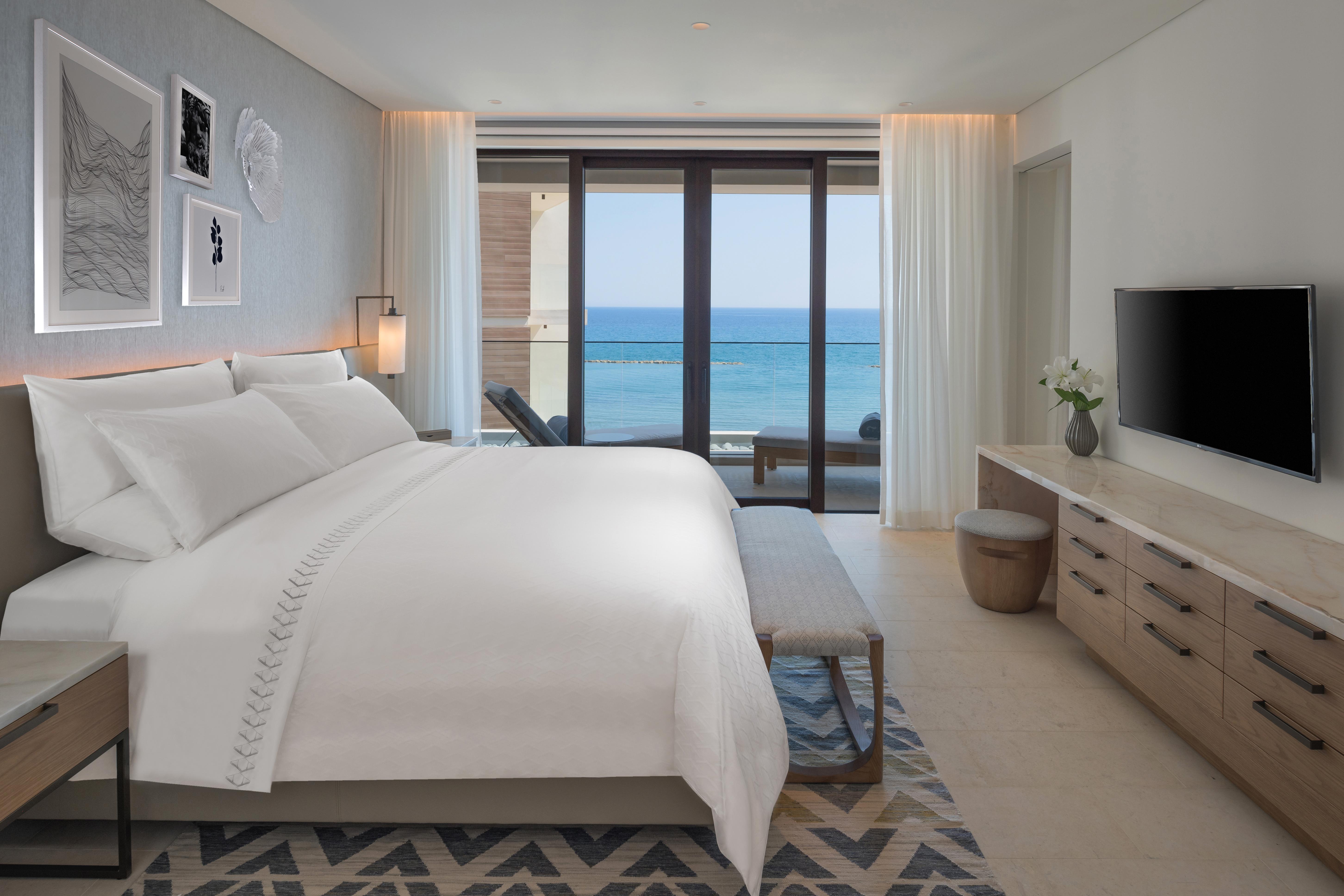 아마라 시 유얼 온리 뷰 레메소스 외부 사진 A guest room at the Westin La Paloma