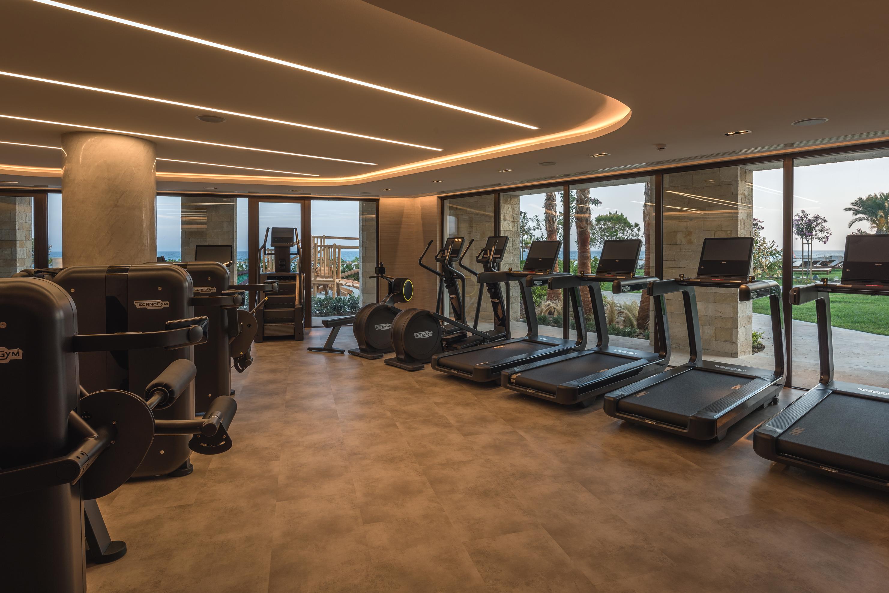 아마라 시 유얼 온리 뷰 레메소스 외부 사진 The gym at the hotel