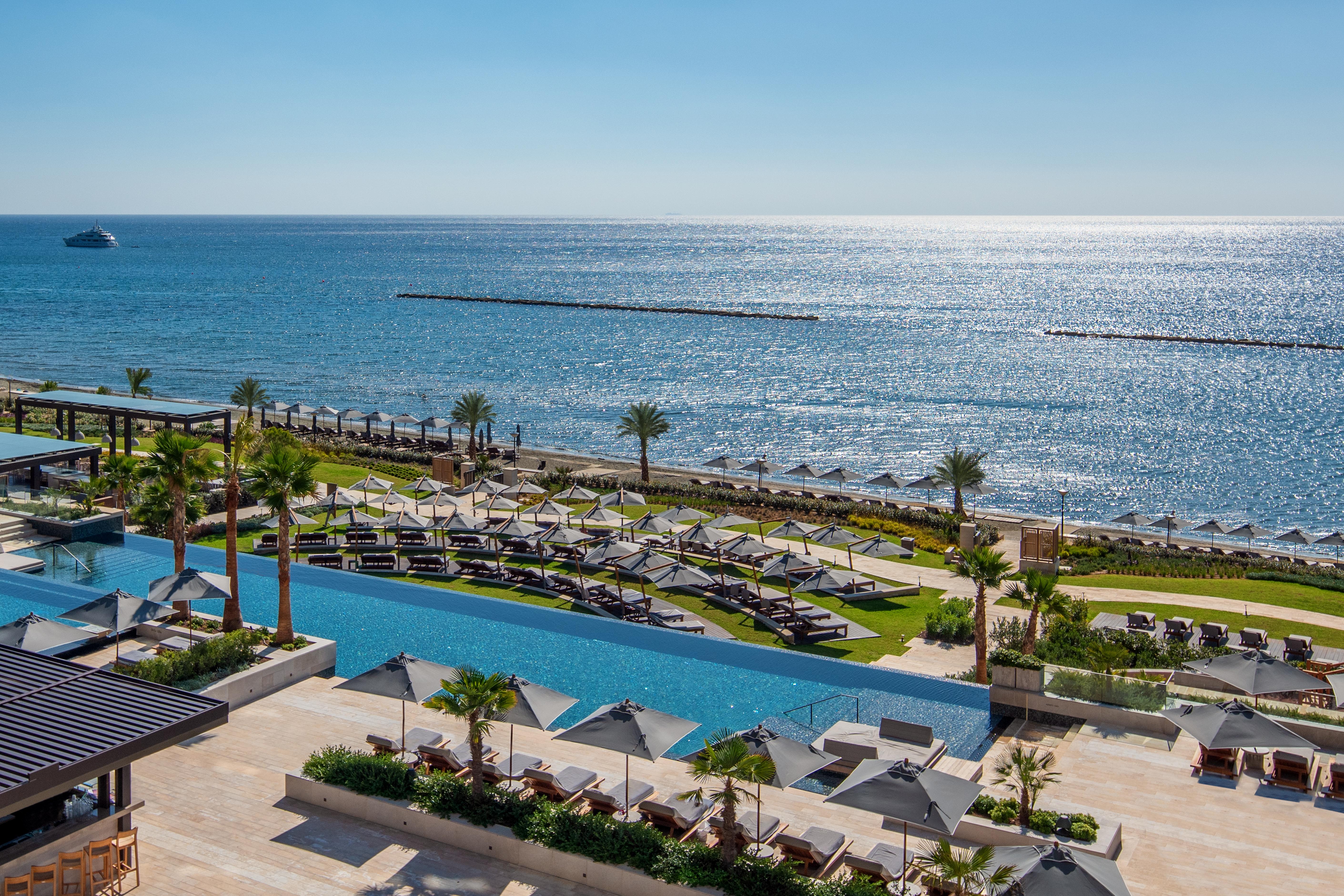 아마라 시 유얼 온리 뷰 레메소스 외부 사진 The beach at the hotel