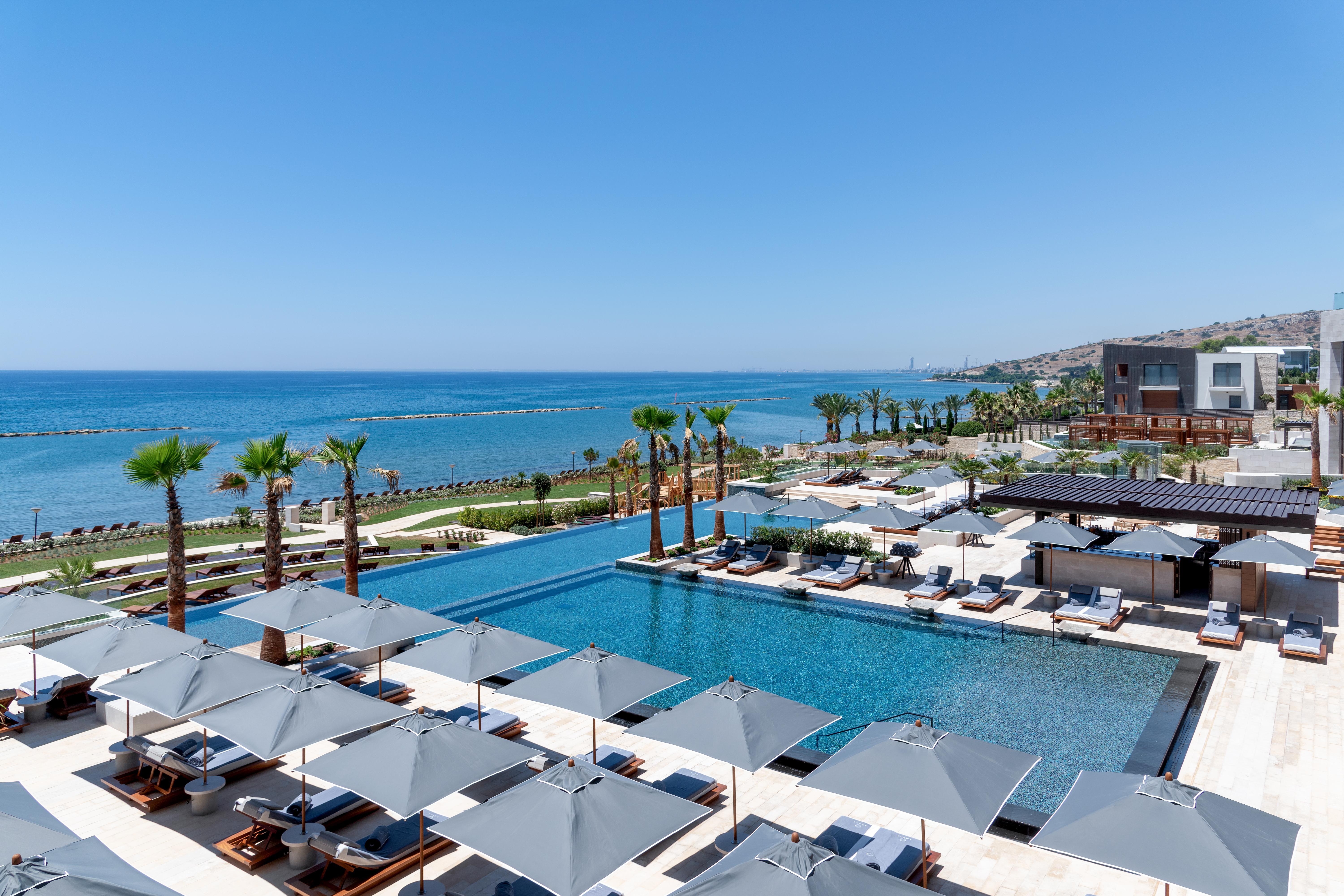 아마라 시 유얼 온리 뷰 레메소스 외부 사진 The resort's main pool