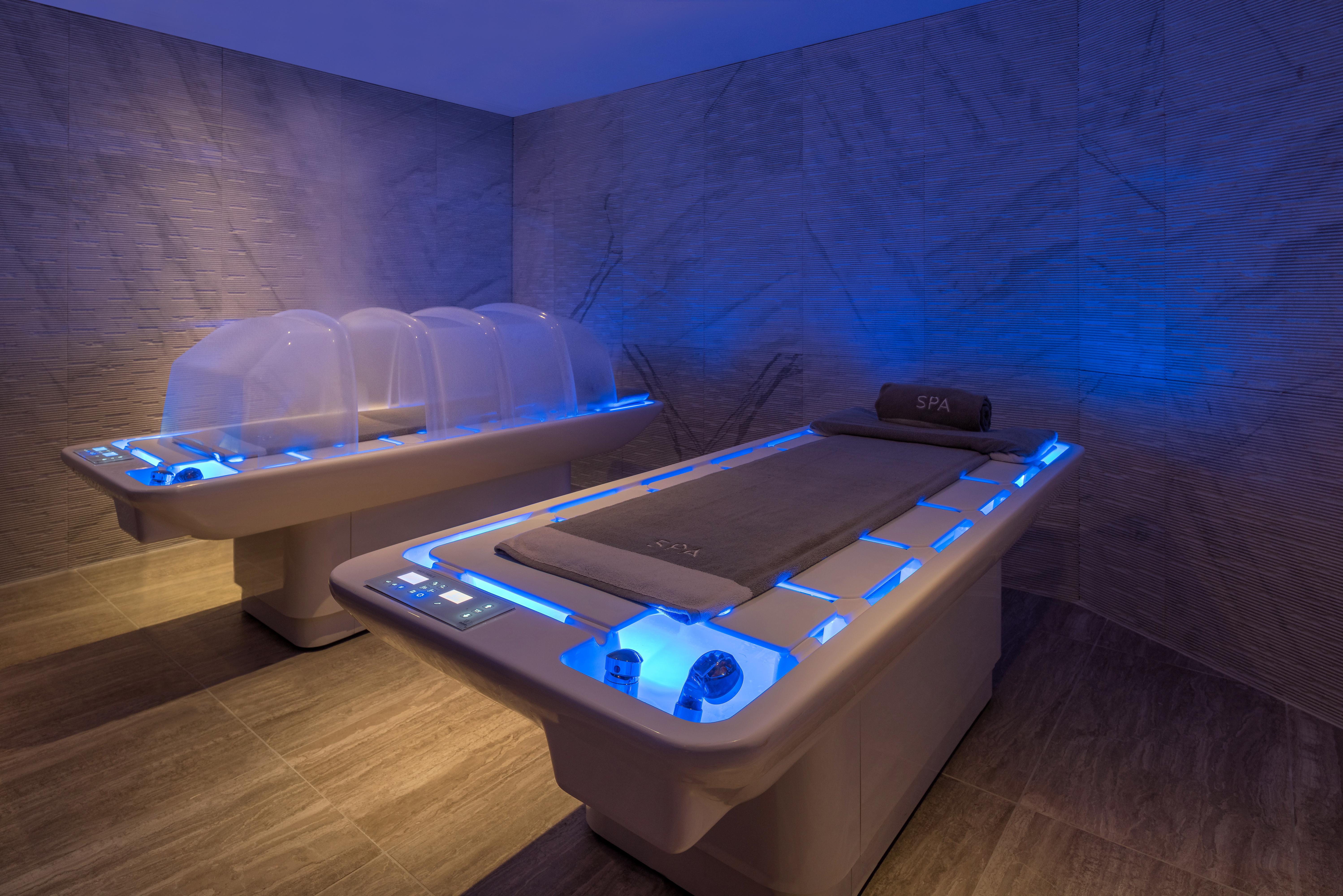 아마라 시 유얼 온리 뷰 레메소스 외부 사진 A spa treatment room at the Four Seasons Hotel, Hong Kong